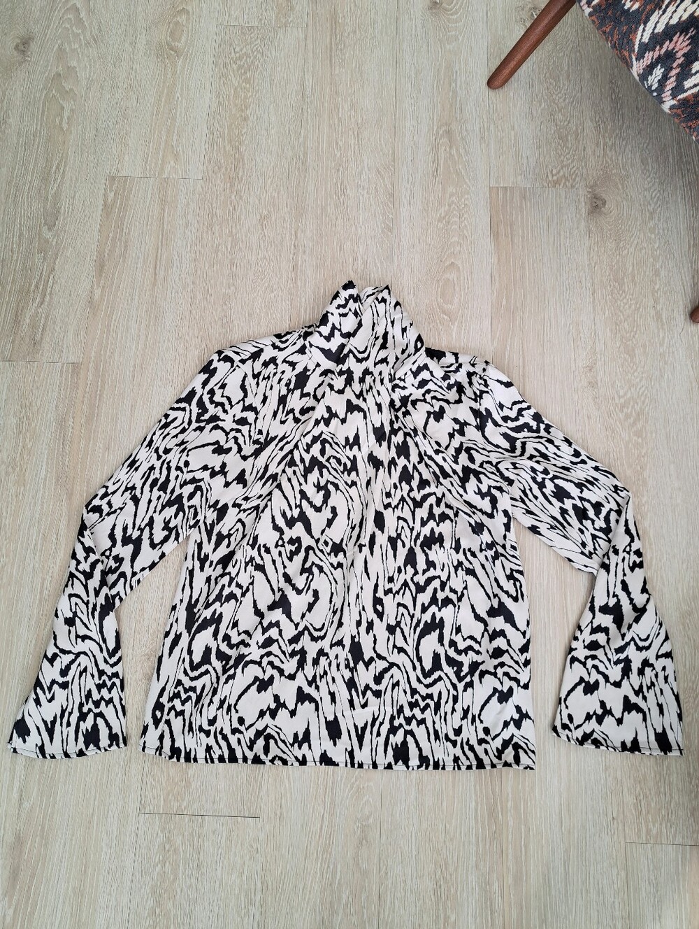 H&M Black and White High-Neck Long Sleeve Top Sz S NWOT